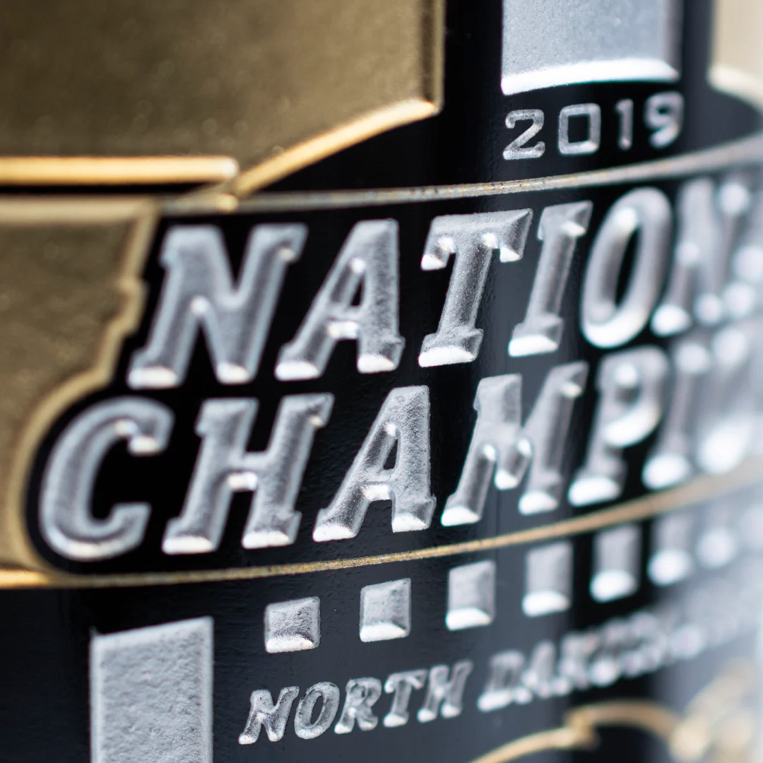 2019 NDSU Champions Logo Etched Wine - Image 2