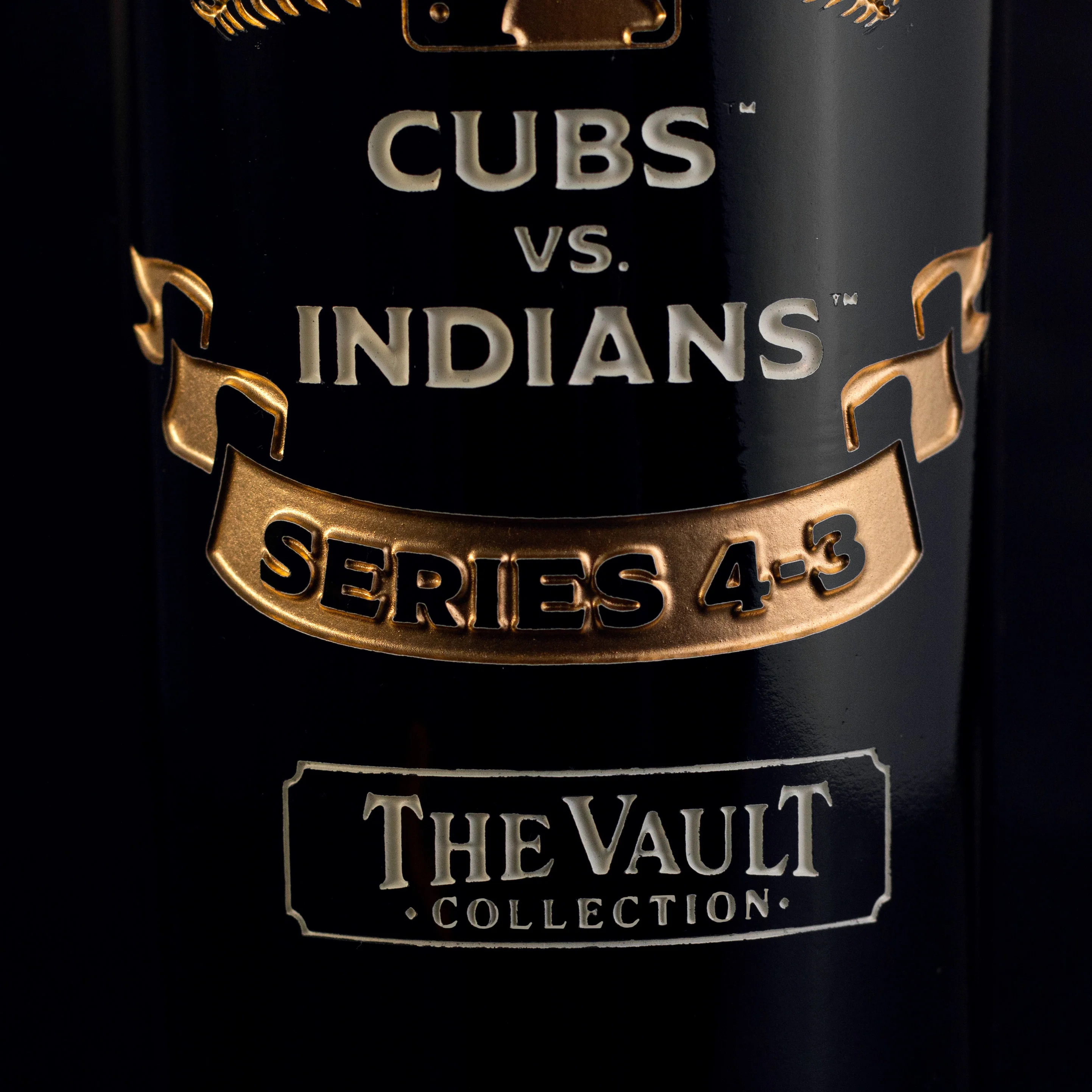 Chicago Cubs 2016 World Series Vault Etched Wine - Image 3