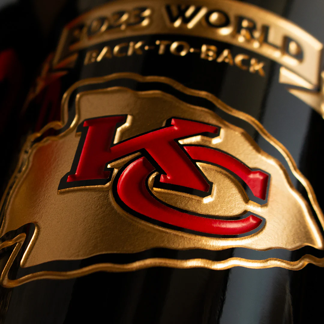 Chiefs 2023 Champions Etched Wine Bottle - Image 3