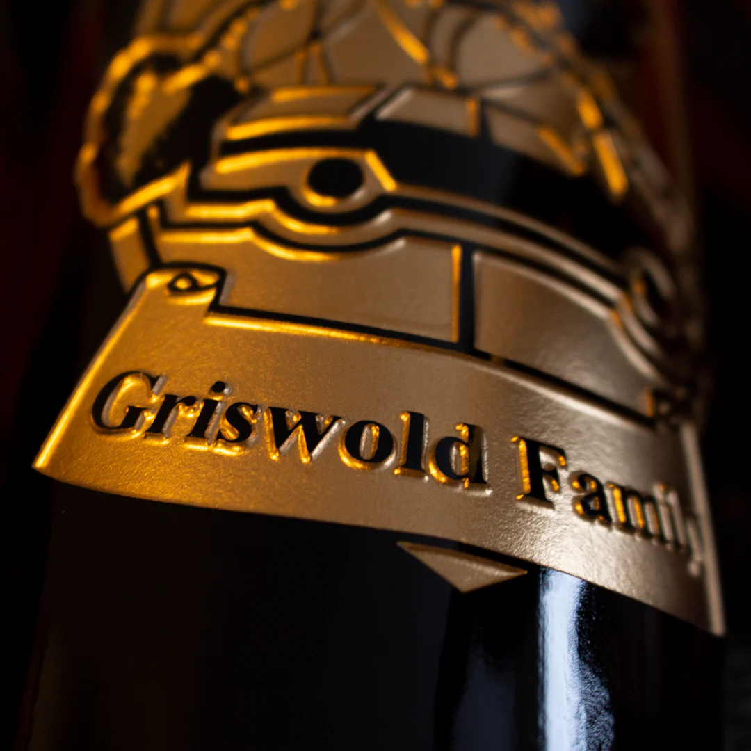 Christmas Vacation Crest Etched Wine - Image 3
