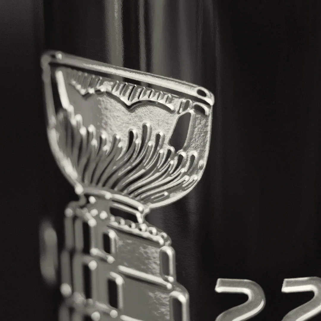 2022 Colorado Avalanche Stanley Cup Champions Trophy Etched Wine - Image 3