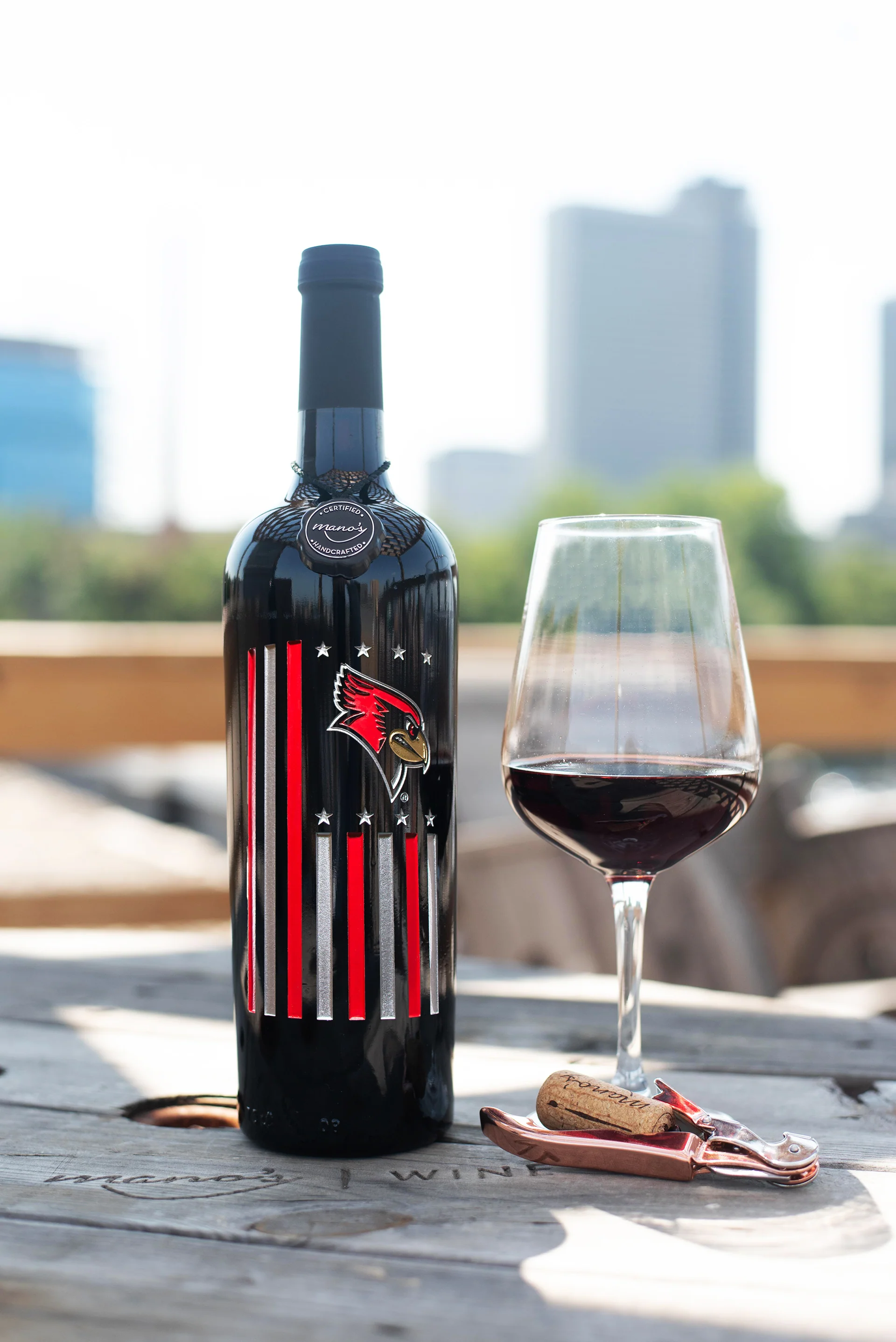 Illinois State Flag Etched Wine Bottle - Image 3