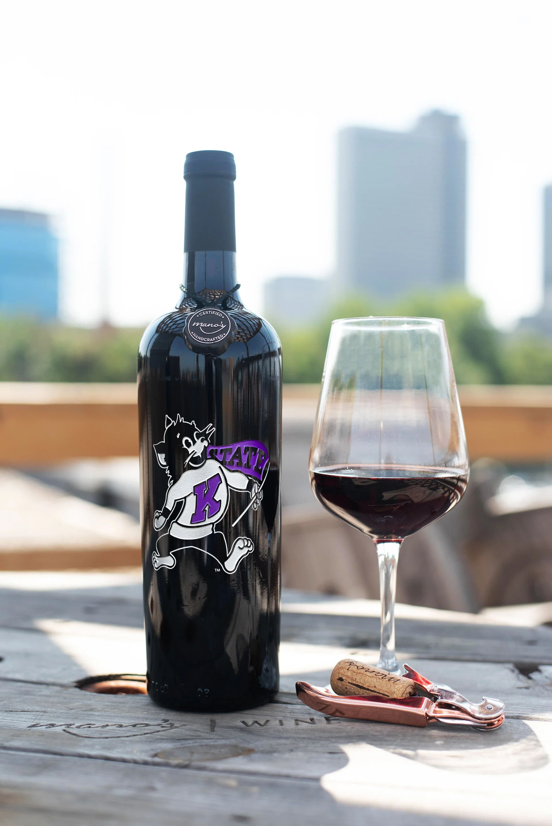 Kansas State University Willie the Wildcat Etched Wine Bottle - Image 3