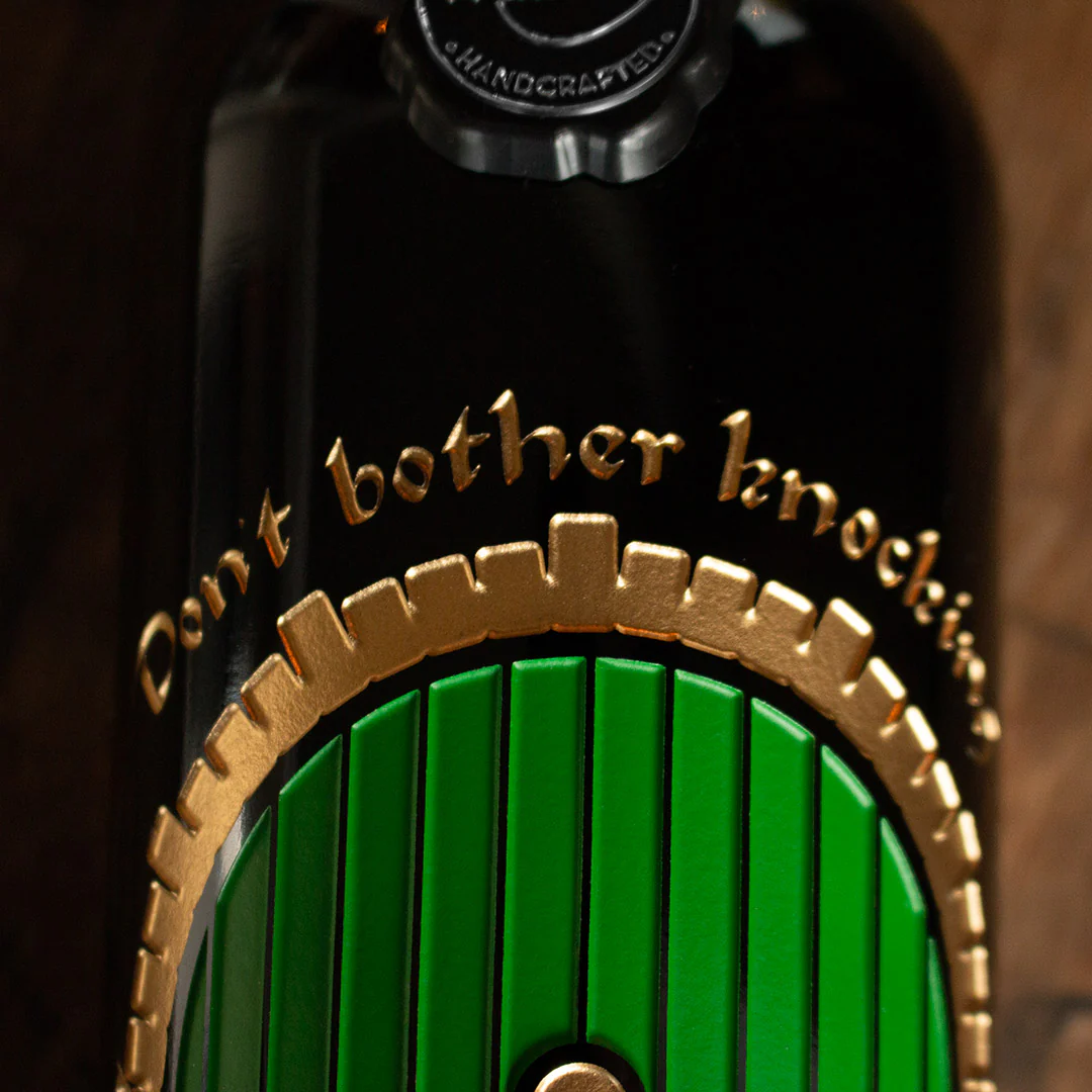 The Lord of the Rings Bag End Door Etched Wine - Image 3
