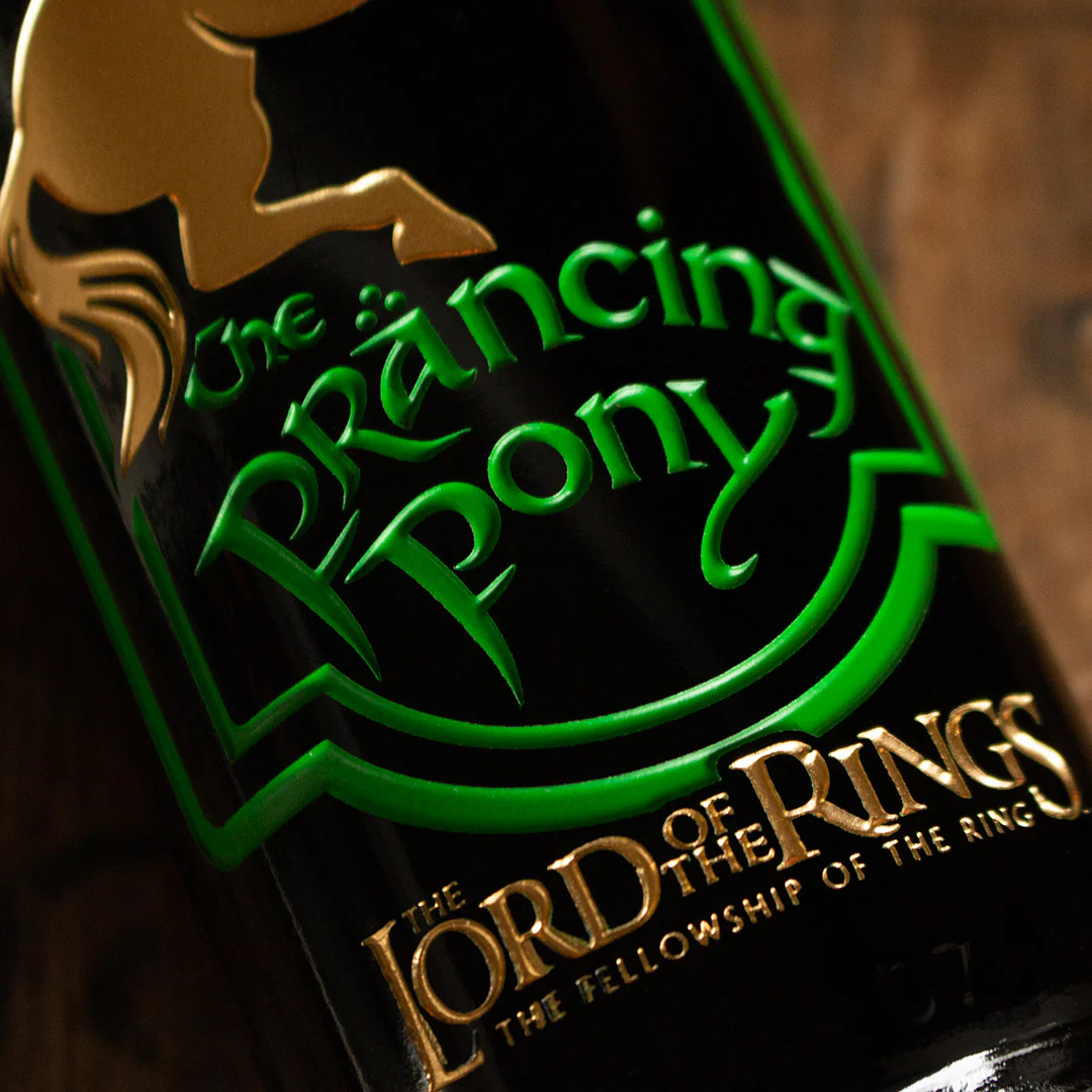 The Lord of the Rings Prancing Pony Etched Wine - Image 7
