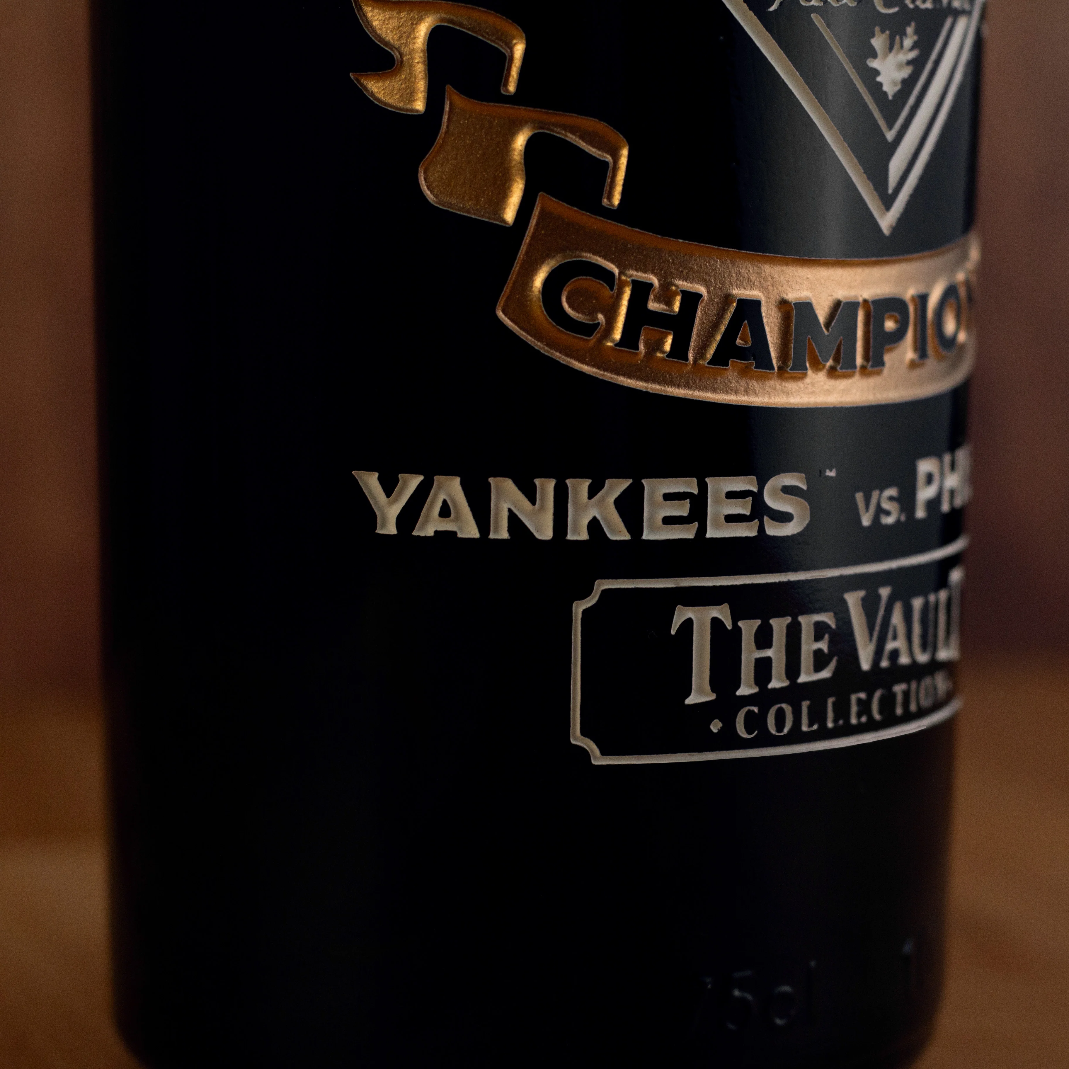 New York Yankees 2009 World Series Vault Etched Wine - Image 5