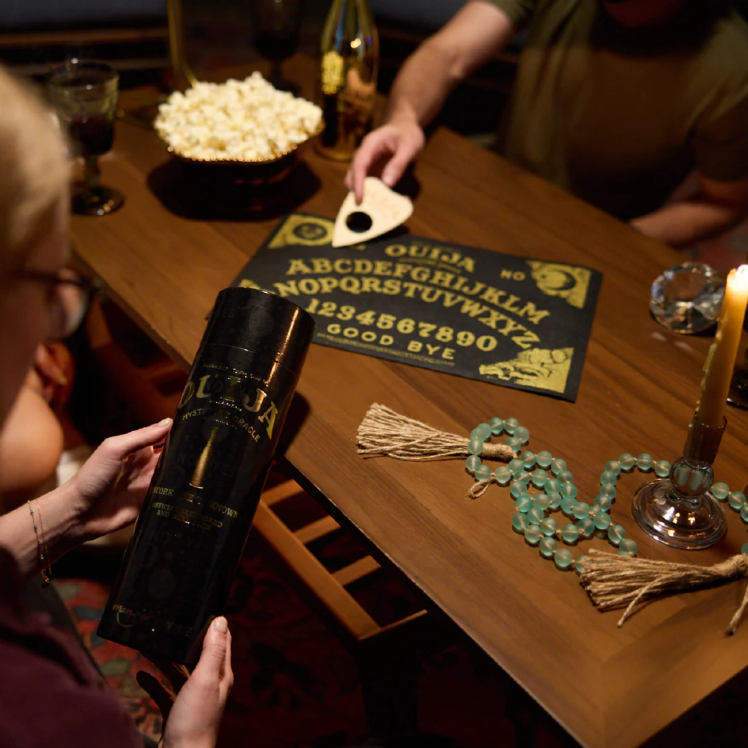 Ouija Wine & Game Set - Image 4