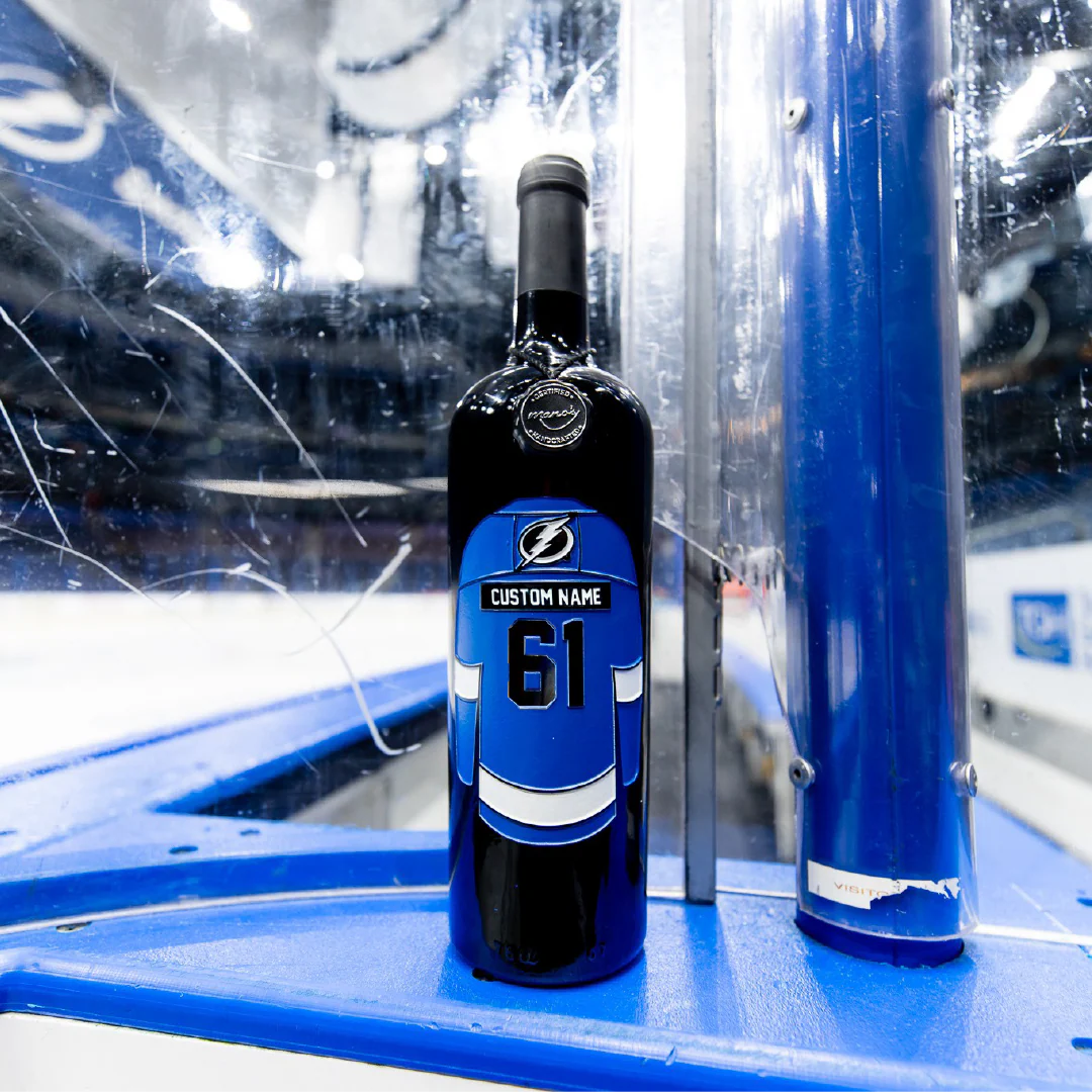 Tampa Bay Lightning Custom Name Etched Wine - Image 4